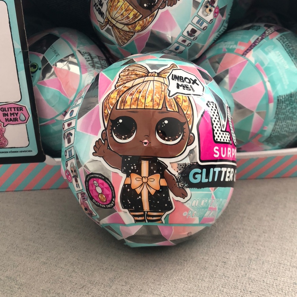 LOL SURPRISE WINTER DISCO GLITTER GLOBE💞